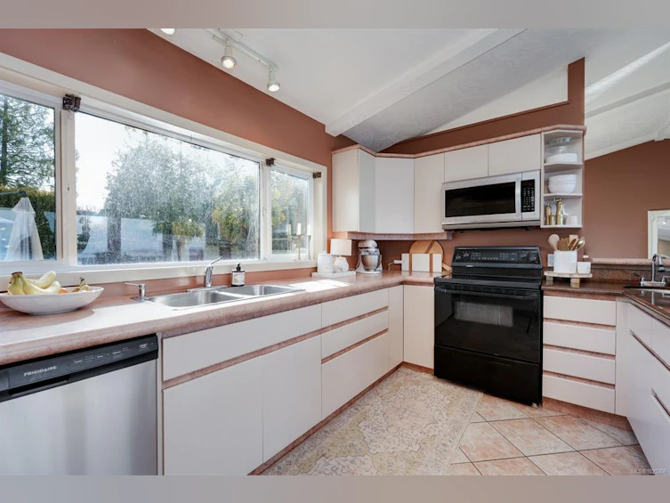 2606 James Island Road, Central Saanich, BC, V8M 1V4 - 12