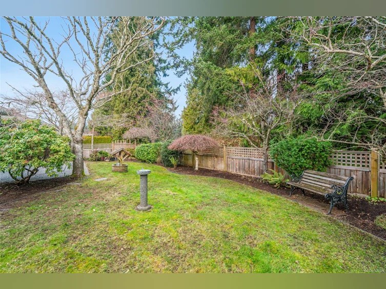 523 Seaward Way, Qualicum Beach, BC, V9K 1T8 - 8