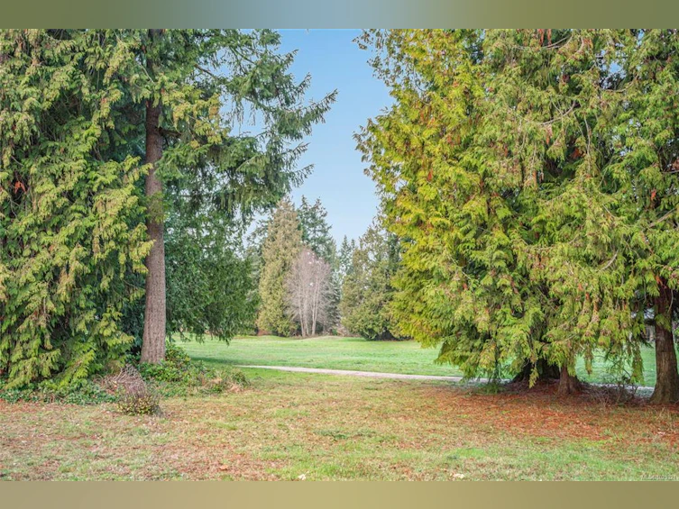 523 Seaward Way, Qualicum Beach, BC, V9K 1T8 - 30