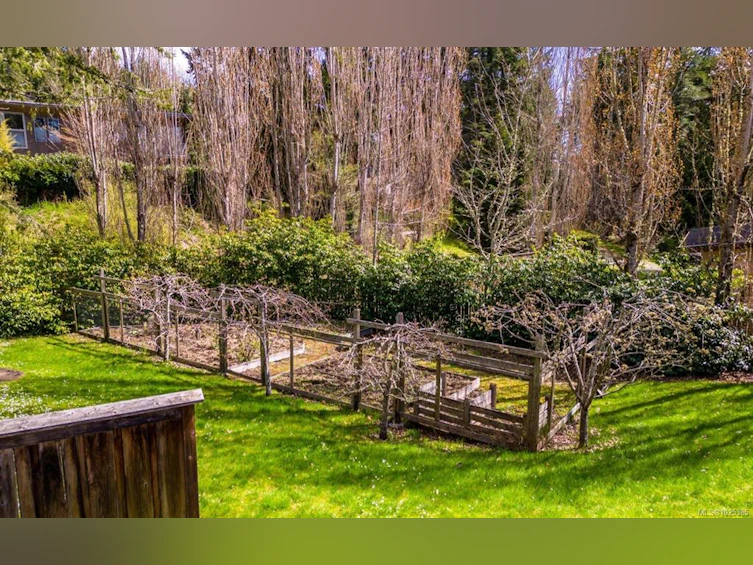 116 Acland Road, Salt Spring Island, BC, V8K 2N6 - 34