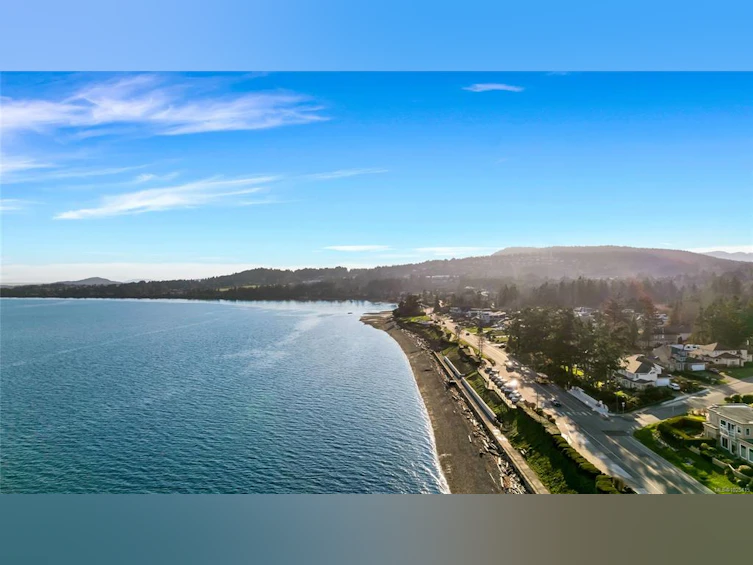 9679 Seventh Street, Sidney, BC, V8L 2V6 - 37