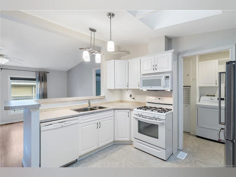 15-386 Craig Street, Parksville, BC, V9P 2Z8 - 3