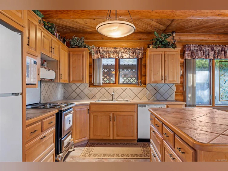 1270 Chalet Road, Qualicum Beach, BC, V9K 1S5 - 6
