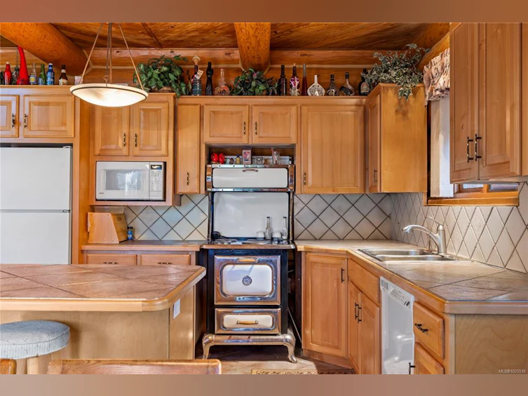 1270 Chalet Road, Qualicum Beach, BC, V9K 1S5 - 21