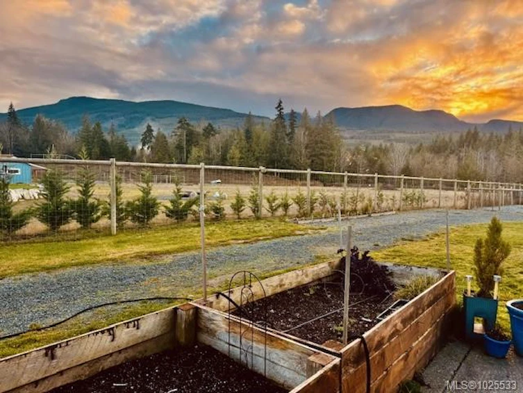 1085 Alpine View Place, Hilliers, BC, V9K 1V6 - 14
