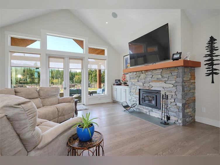 1085 Alpine View Place, Hilliers, BC, V9K 1V6 - 11