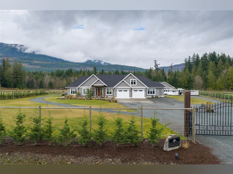 1085 Alpine View Place, Hilliers, BC, V9K 1V6 - 5