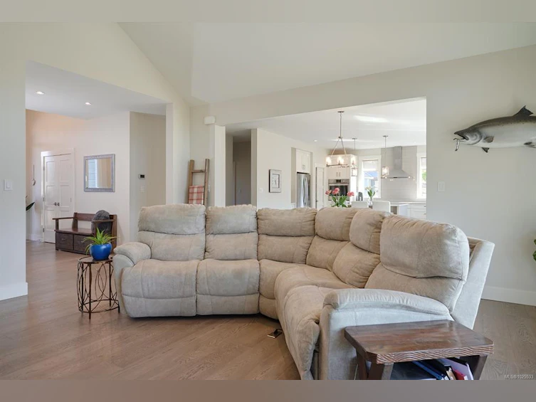 1085 Alpine View Place, Hilliers, BC, V9K 1V6 - 31