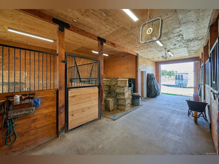 1085 Alpine View Place, Hilliers, BC, V9K 1V6 - 67