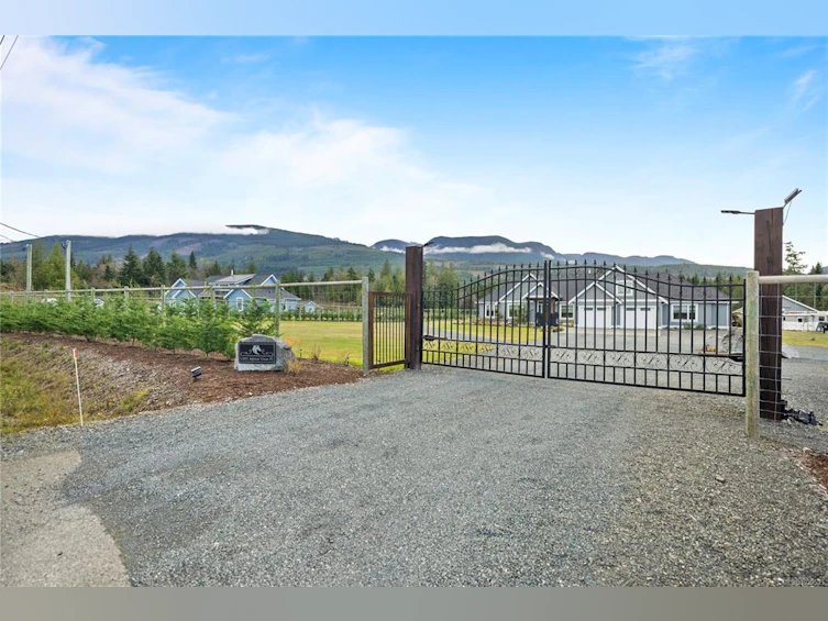 1085 Alpine View Place, Hilliers, BC, V9K 1V6 - 27