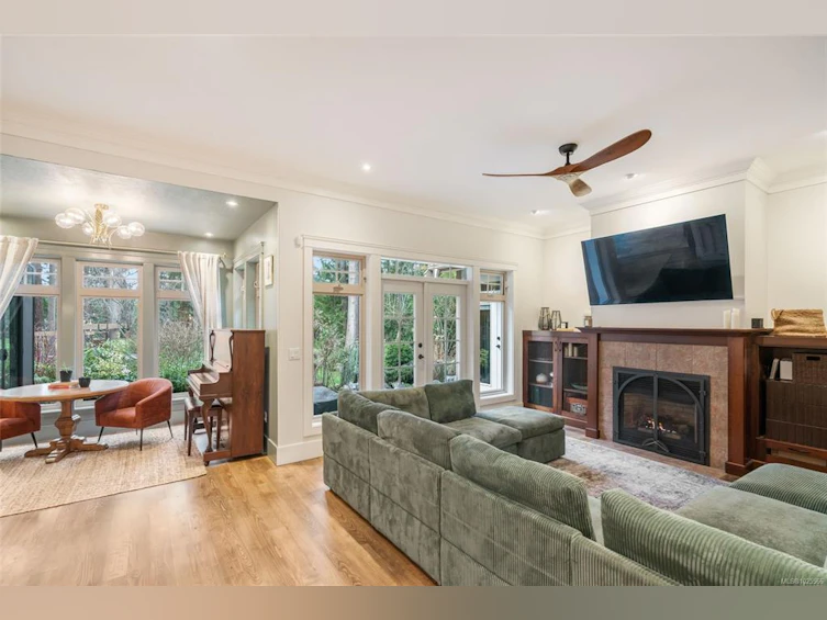 531 Yambury Road, Qualicum Beach, BC, V9K 1C5 - 2