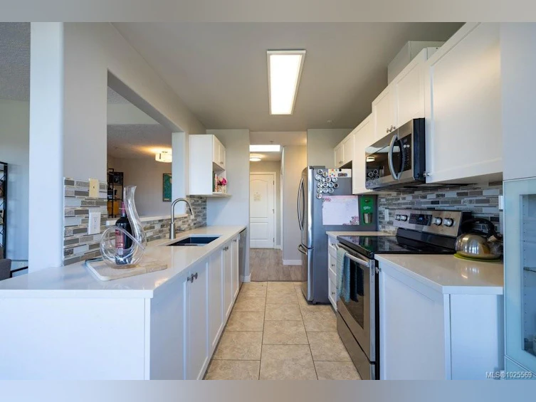 403-1258 Esquimalt Road, Esquimalt, BC, V9A 3P3 - 8