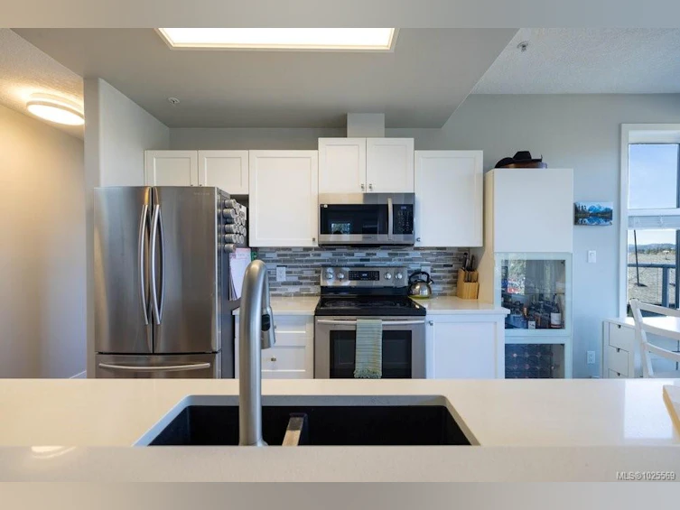 403-1258 Esquimalt Road, Esquimalt, BC, V9A 3P3 - 10