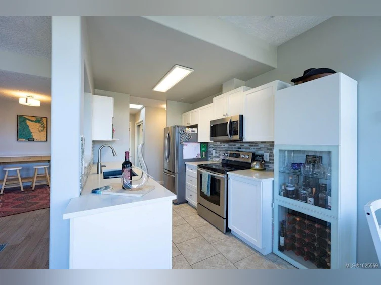 403-1258 Esquimalt Road, Esquimalt, BC, V9A 3P3 - 7