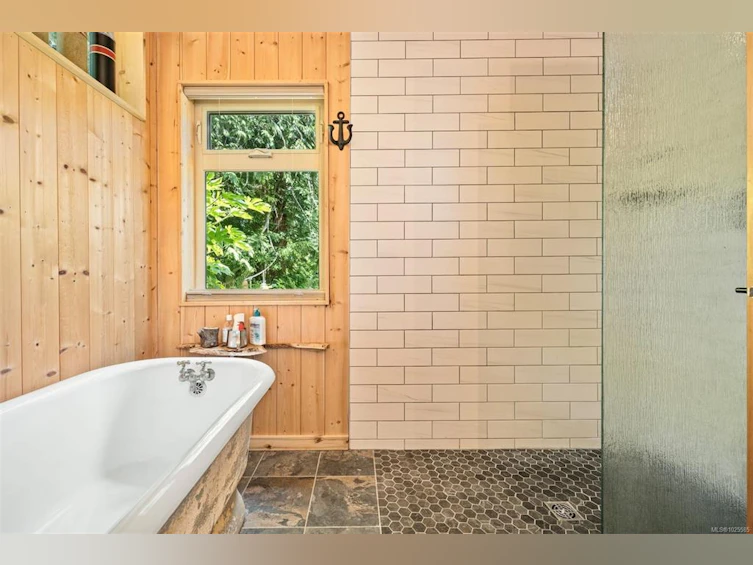 1076 Pacific Rim Highway, Tofino, BC, V0R 2Z0 - 38