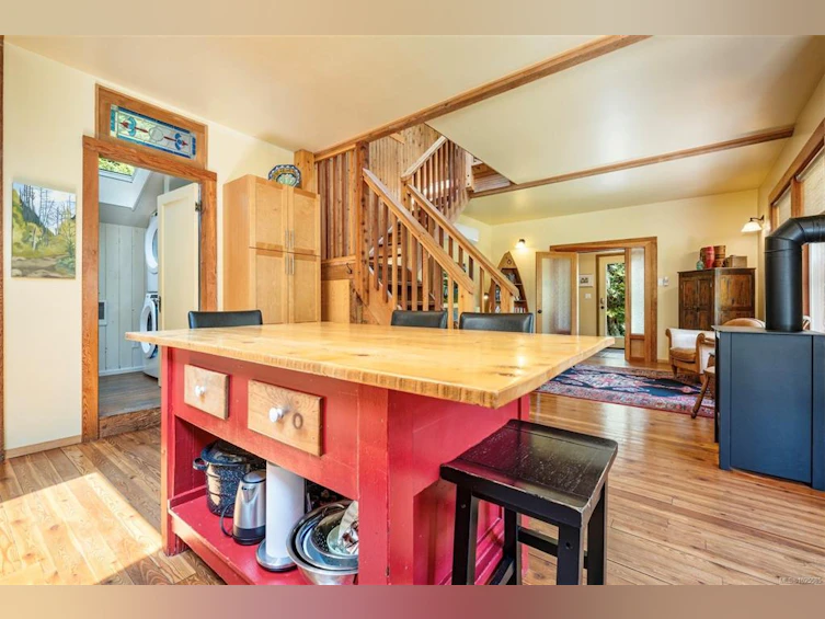 1076 Pacific Rim Highway, Tofino, BC, V0R 2Z0 - 12