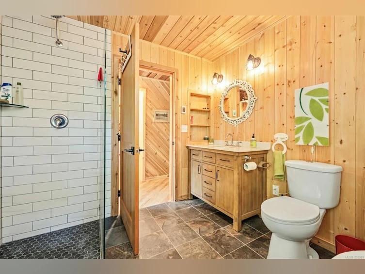 1076 Pacific Rim Highway, Tofino, BC, V0R 2Z0 - 37