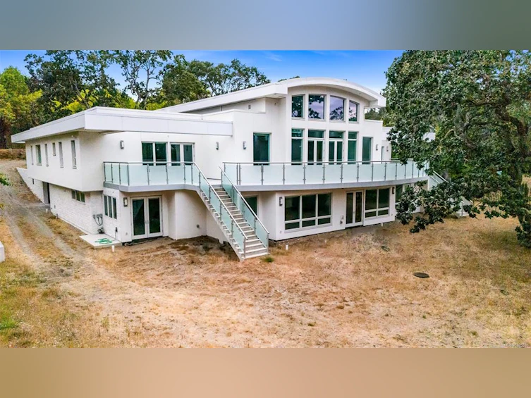 3355 Midland Road, Oak Bay, BC, V8R 6G7