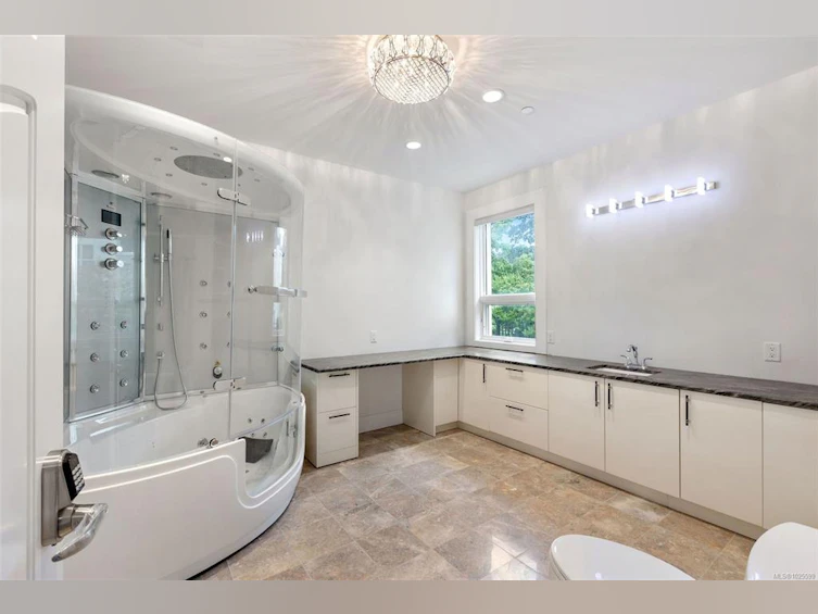 3355 Midland Road, Oak Bay, BC, V8R 6G7 - 30