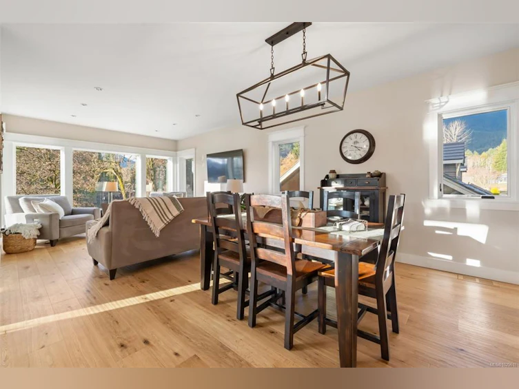 12 Prospect Avenue, Lake Cowichan, BC, V0R 2G0 - 16