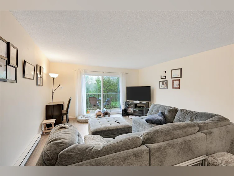 203-625 Admirals Road, Esquimalt, BC, V9A 2N6 - 4