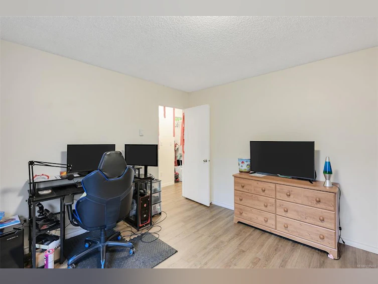 203-625 Admirals Road, Esquimalt, BC, V9A 2N6 - 19