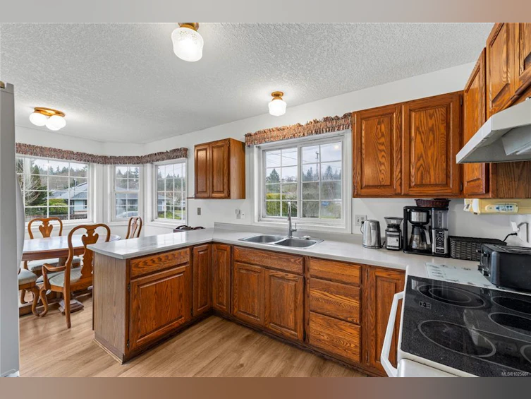 513 Rowan Drive, Qualicum Beach, BC, V9K 1K1 - 6