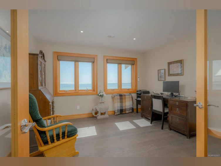 5411 Parker Avenue, Saanich, BC, V8Y 2N2 - 34