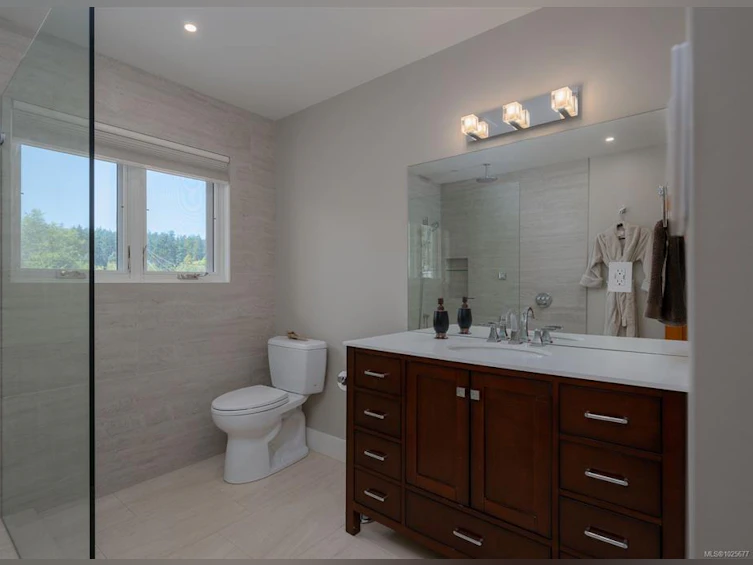 5411 Parker Avenue, Saanich, BC, V8Y 2N2 - 75