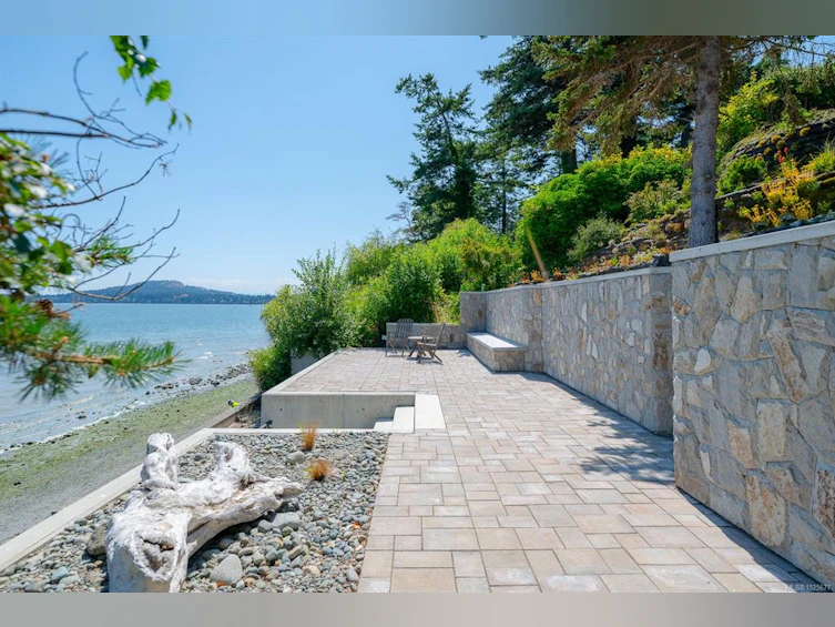 5411 Parker Avenue, Saanich, BC, V8Y 2N2 - 54