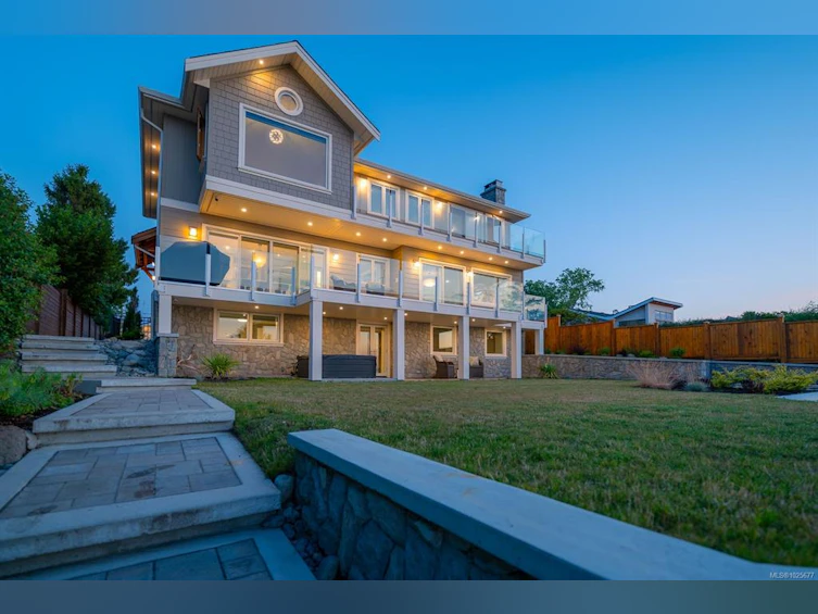 5411 Parker Avenue, Saanich, BC, V8Y 2N2 - 13