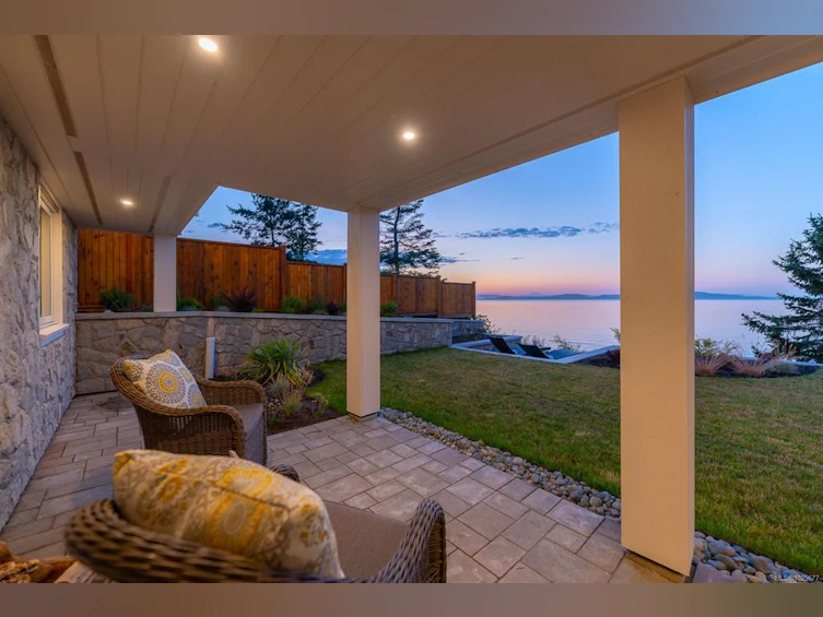 5411 Parker Avenue, Saanich, BC, V8Y 2N2 - 9