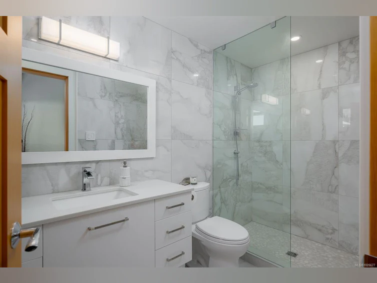 5411 Parker Avenue, Saanich, BC, V8Y 2N2 - 66