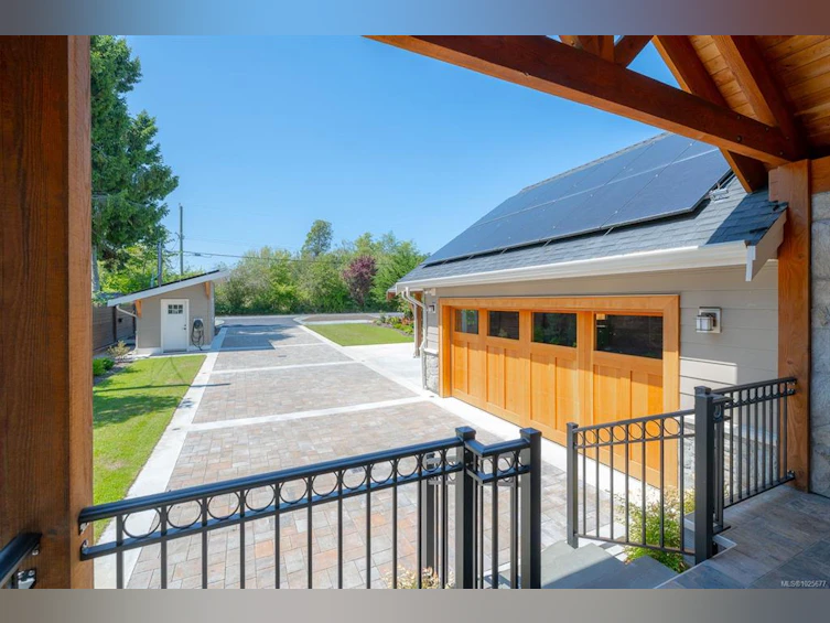 5411 Parker Avenue, Saanich, BC, V8Y 2N2 - 42