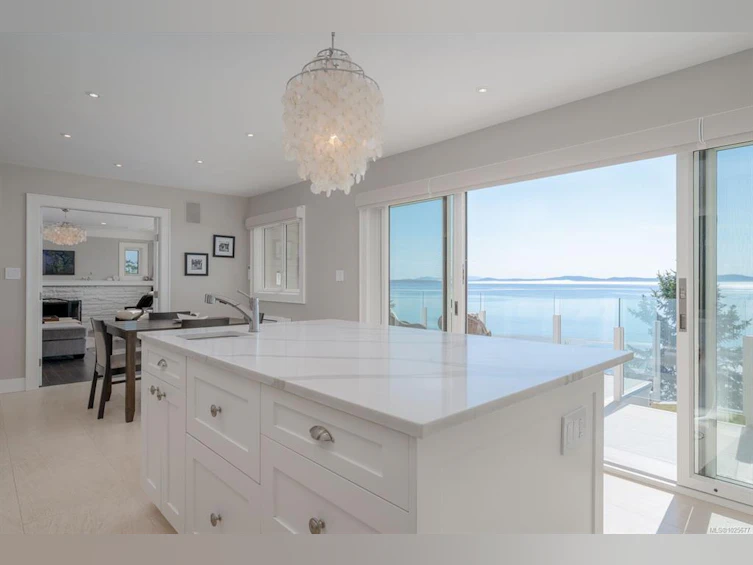 5411 Parker Avenue, Saanich, BC, V8Y 2N2 - 23