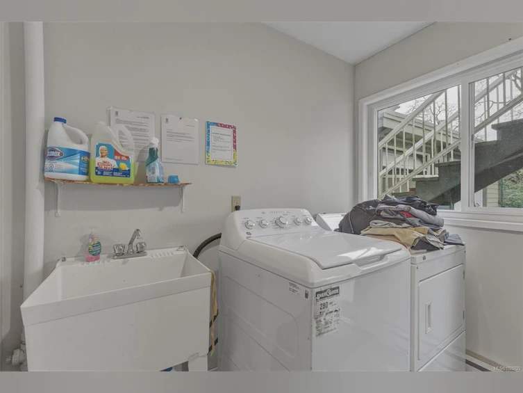 1178/1180 Tattersall Drive, Saanich, BC, V8P 1Y9 - 35