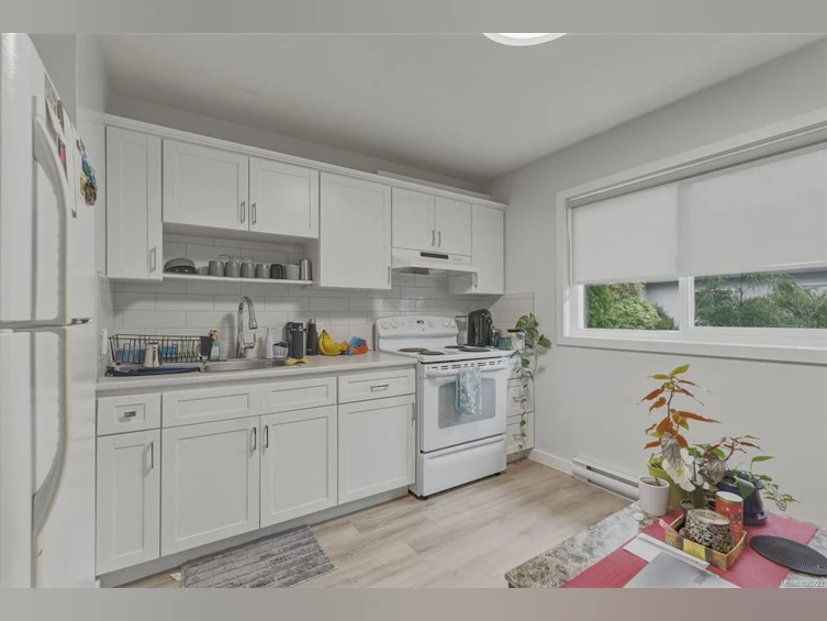 1178/1180 Tattersall Drive, Saanich, BC, V8P 1Y9 - 2