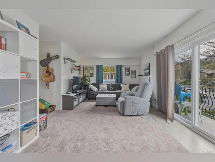 1178/1180 Tattersall Drive, Saanich, BC, V8P 1Y9 - 9
