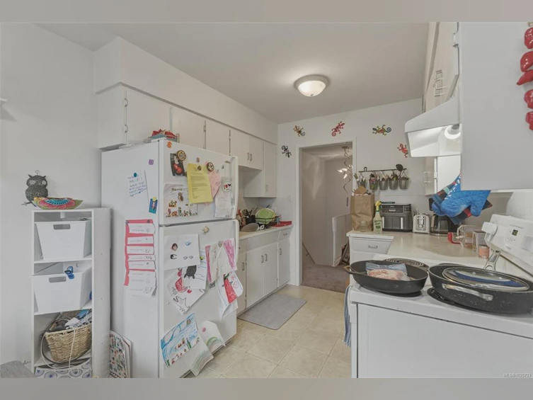 1178/1180 Tattersall Drive, Saanich, BC, V8P 1Y9 - 12