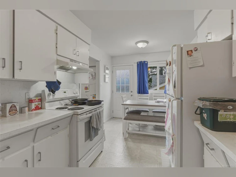1178/1180 Tattersall Drive, Saanich, BC, V8P 1Y9 - 14