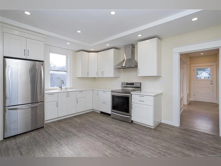 2709 Cedar Hill Road, Victoria, BC, V8T 3H3 - 9