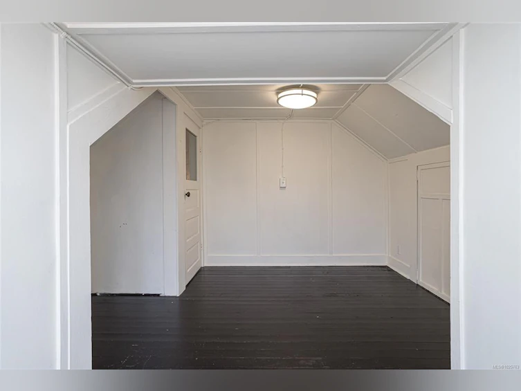 2709 Cedar Hill Road, Victoria, BC, V8T 3H3 - 25