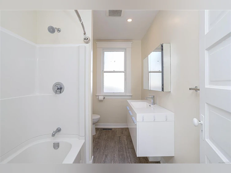 2709 Cedar Hill Road, Victoria, BC, V8T 3H3 - 19