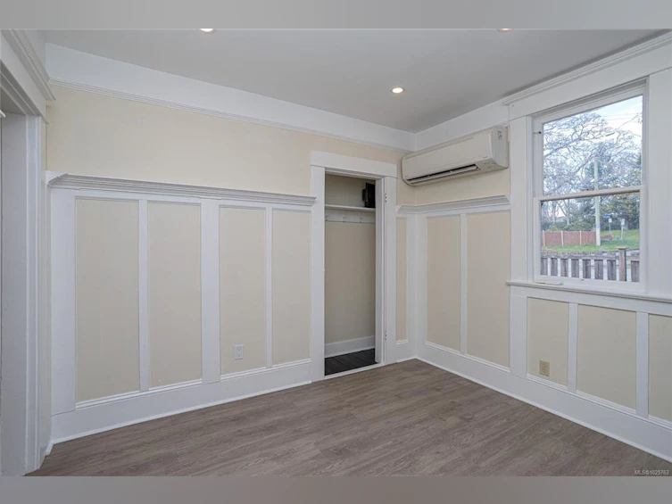 2709 Cedar Hill Road, Victoria, BC, V8T 3H3 - 7