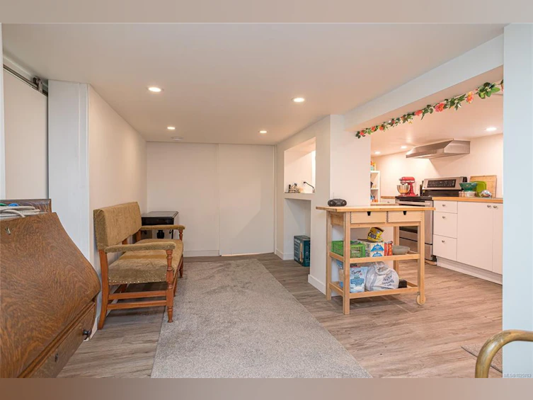 2709 Cedar Hill Road, Victoria, BC, V8T 3H3 - 29