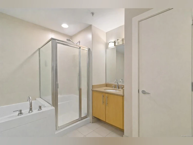 112-4529 West Saanich Road, Saanich, BC, V8Z 3G3 - 16