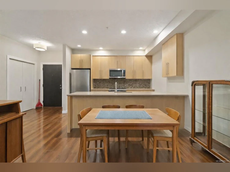 112-4529 West Saanich Road, Saanich, BC, V8Z 3G3 - 5