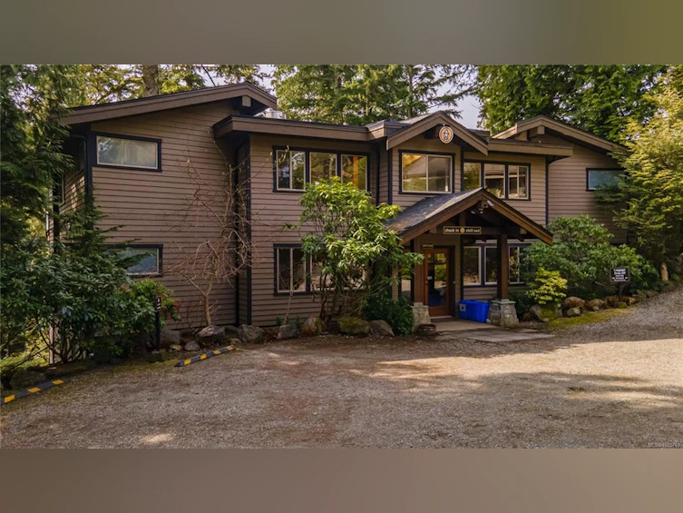 330 Reef Point Road, Ucluelet, BC, V0R 3A0 - 3