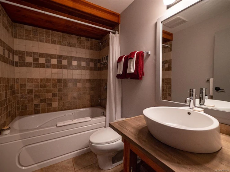 330 Reef Point Road, Ucluelet, BC, V0R 3A0 - 90