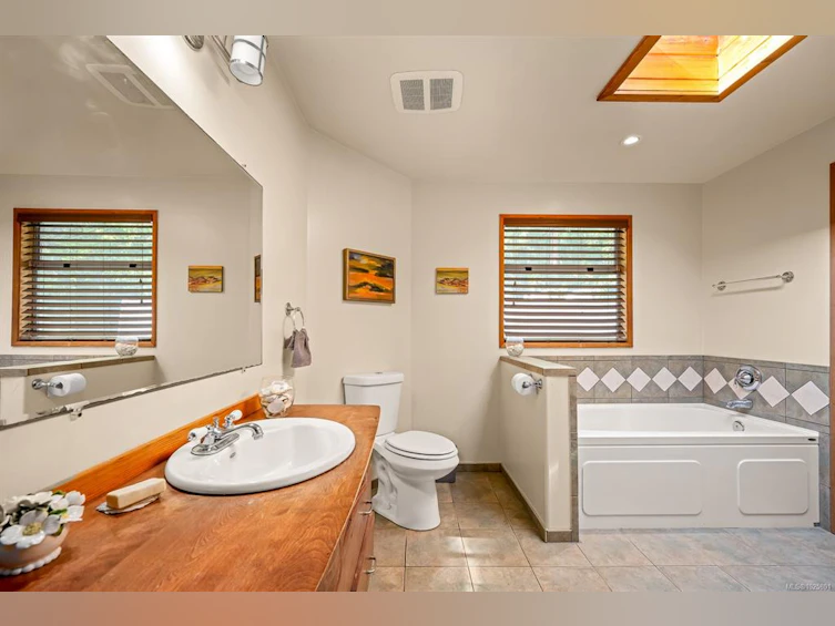 1885 Central Road, Hornby Island, BC, V0R 1Z0 - 67